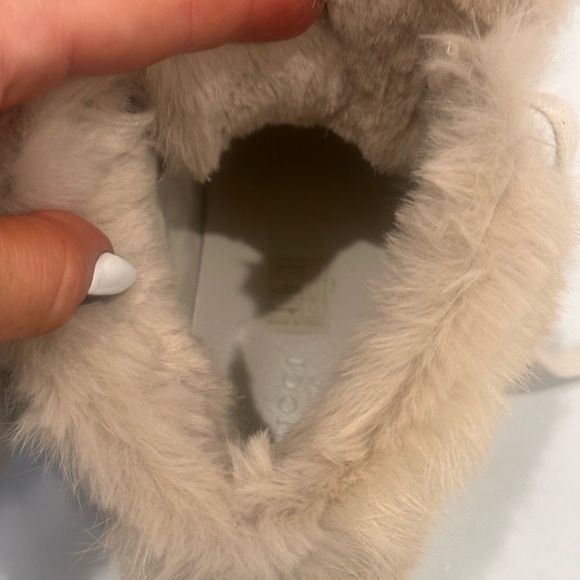 Gucci Women's Cream High-Top Sneakers with Rabbit Fur Trim, Size 38 - Picture 10 of 12